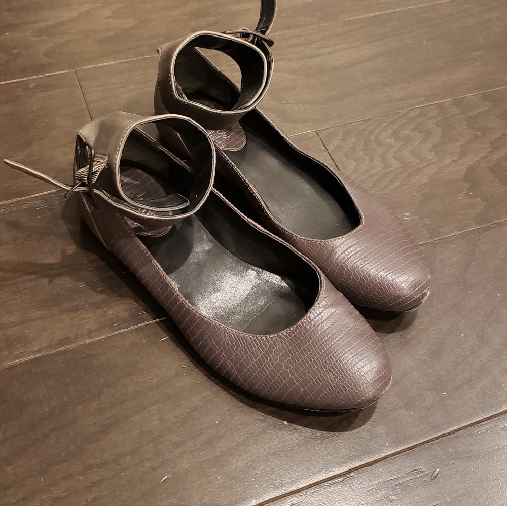 Gently used ankle strap cole haan flats